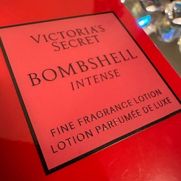 Victoria's Secret Bombshell Intense Mist &Lotion Set 250ml/8.4floz Fruit… - Picture 10 of 17